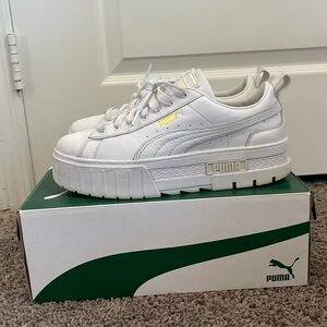 White Puma Mayze Classic Women’s size 10